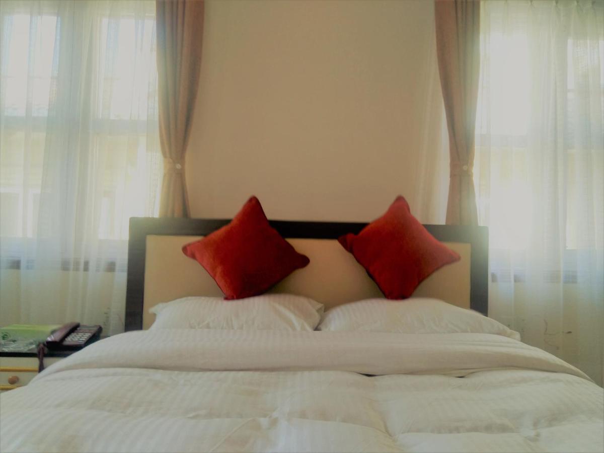 Hidden Leaf Bed & Breakfast Lalitpur ภายนอก รูปภาพ