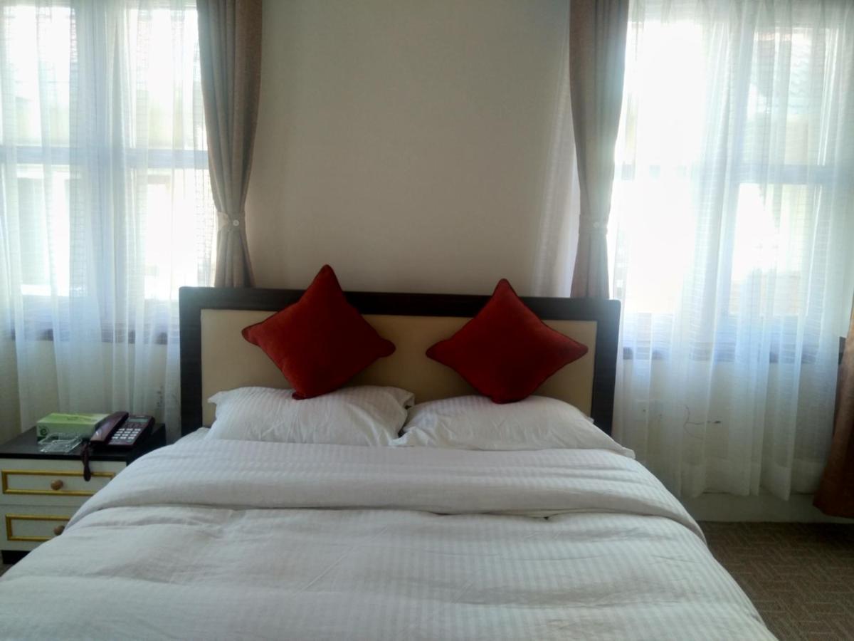 Hidden Leaf Bed & Breakfast Lalitpur ภายนอก รูปภาพ